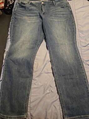 Old Navy Sz 18 Petite Straight Leg Jeans
